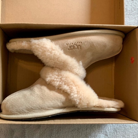 UGG® Women's Scuffette II Shearling Mule Slippers - Women's Size 9 - Picture 3 of 8